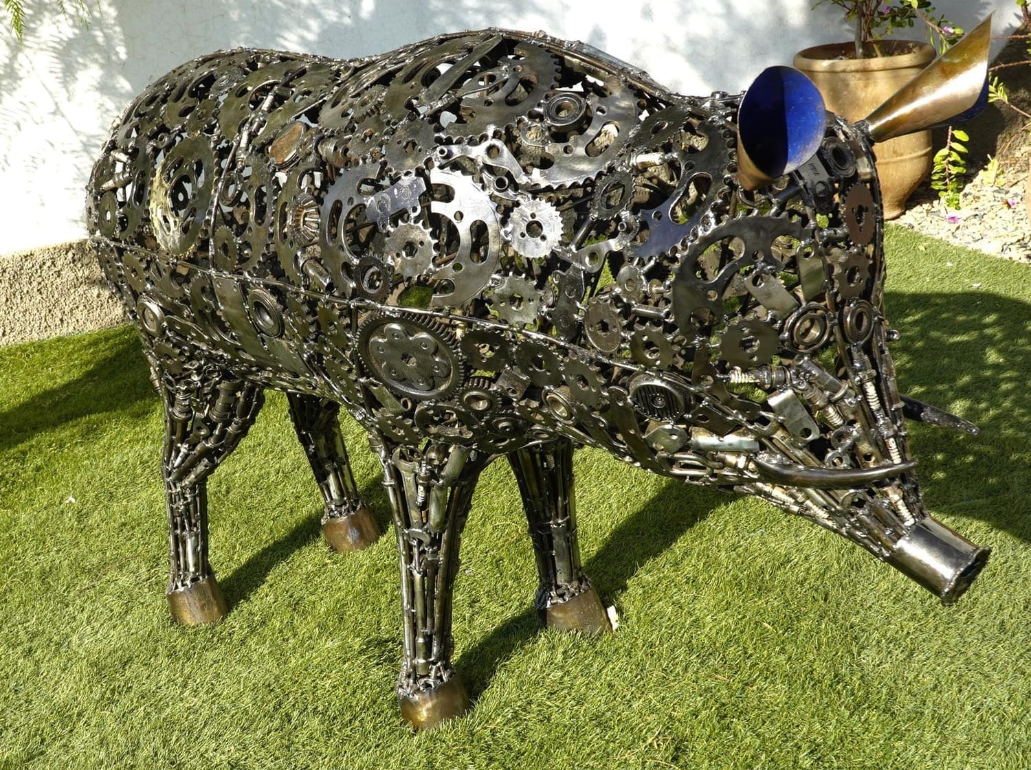 Sculpture contemporaine en métal recyclé