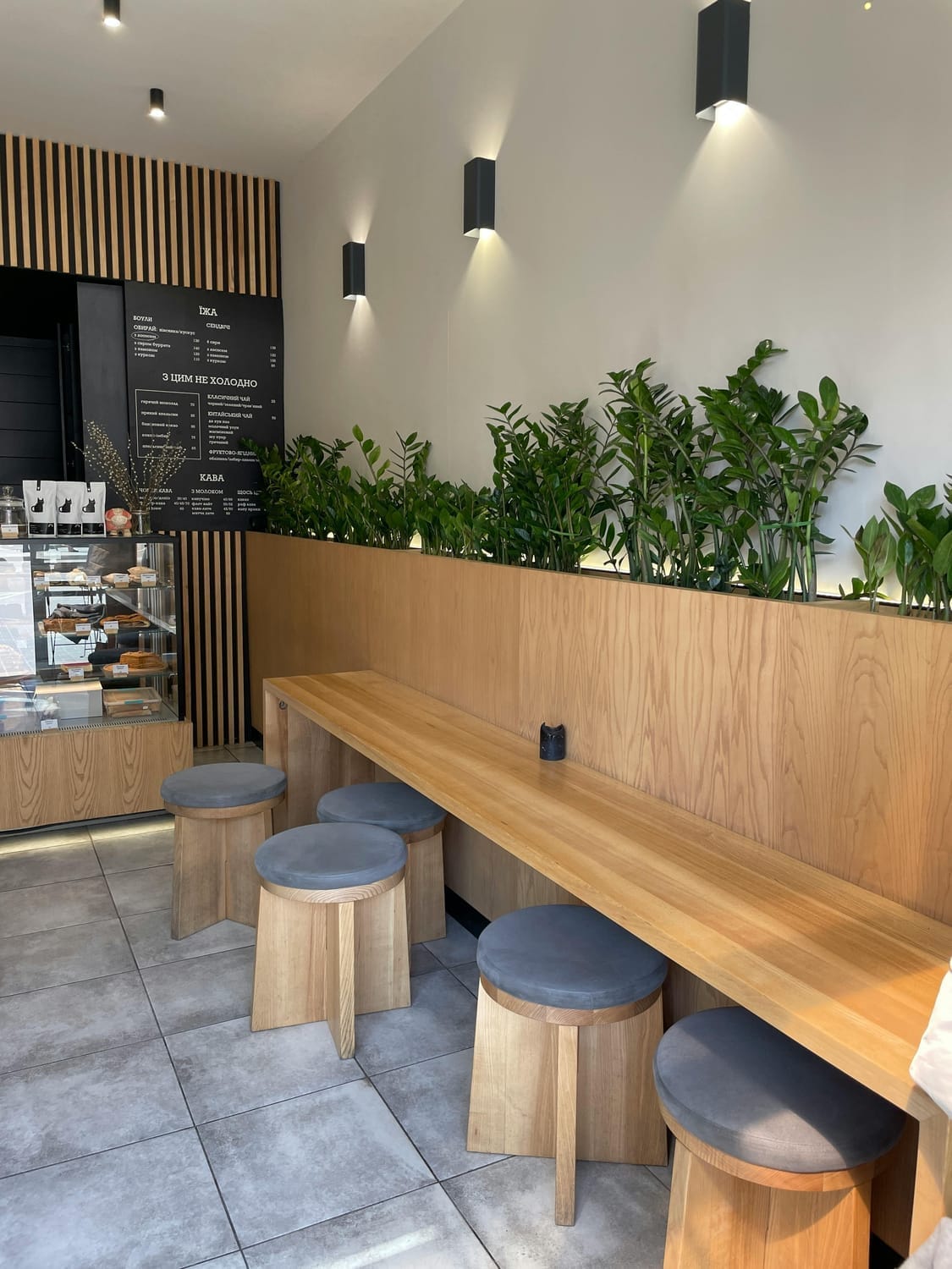 Wood panels, bench and stools looking amazing