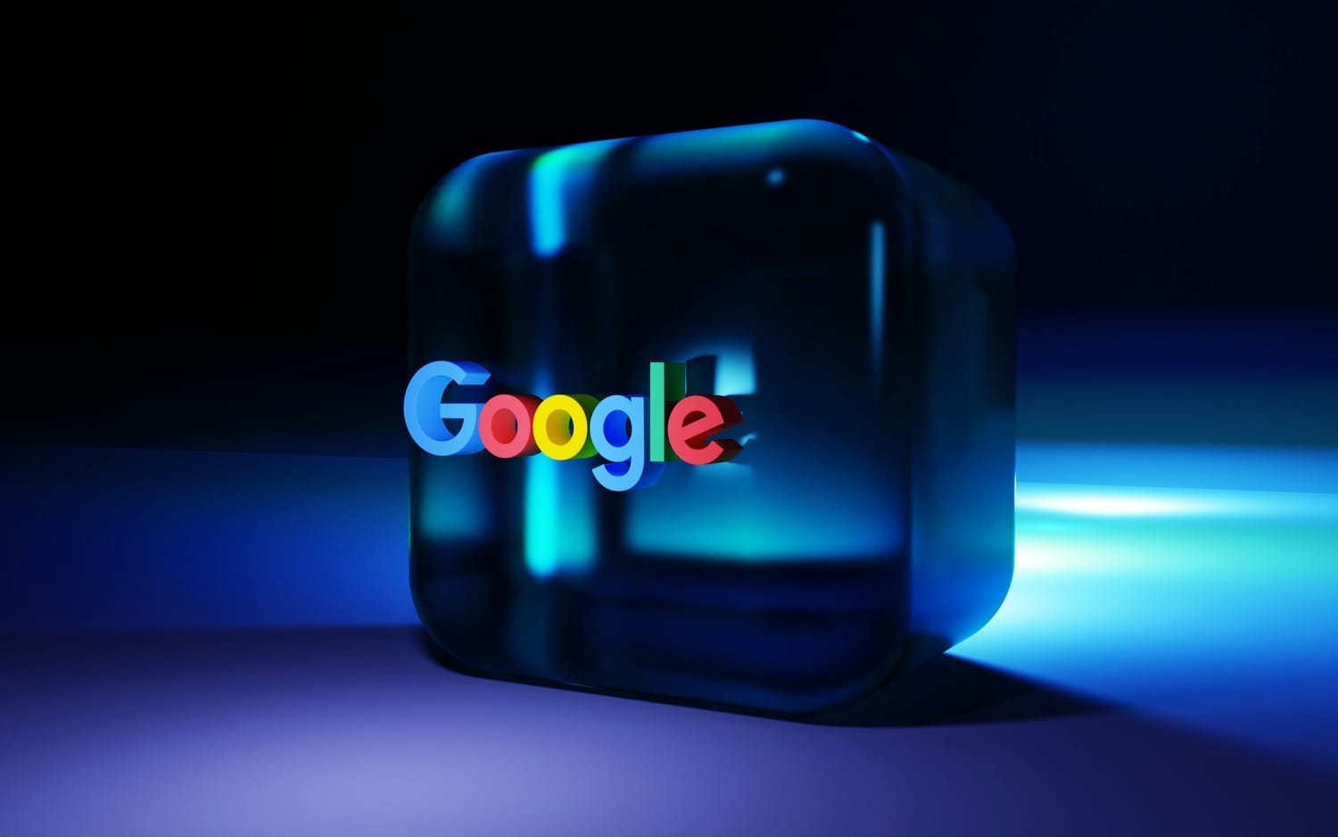 Profesional configurando Google Search Console para indexar una web.