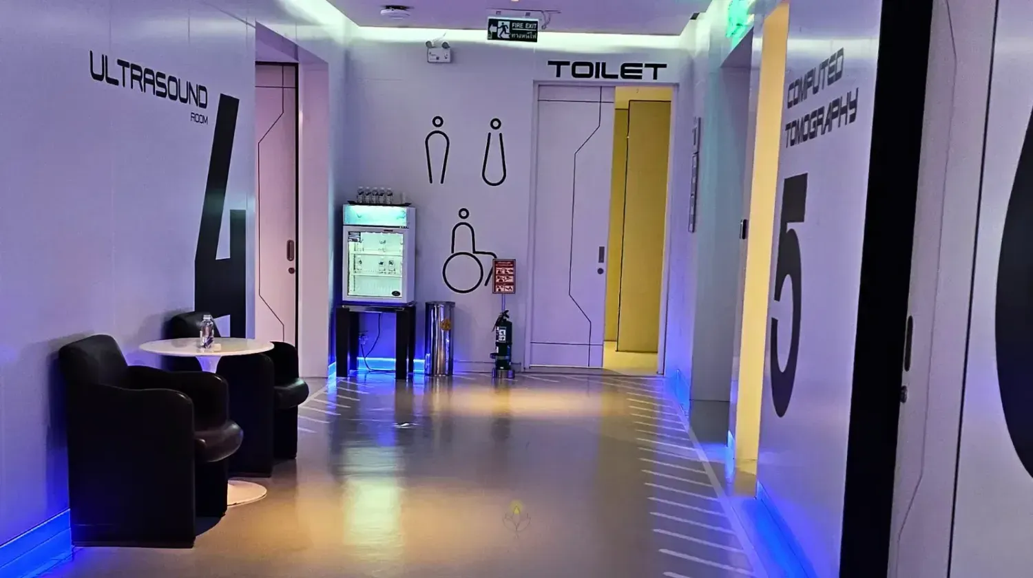 Modern hospital hallway in Bangkok, showing clean facilities and high standard of healthcare in Vejthani Hospital Bangkok Thailand. Schools for Expat Families