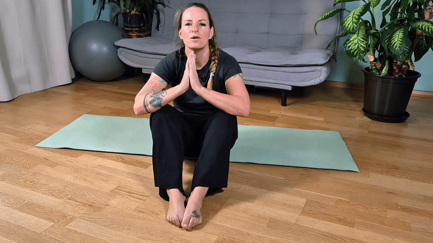 Alissa Schenkel auf der Trainingsmatte
