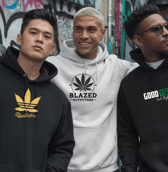 Cannabis-Steckling mit kräftigen Wurzeln in Anzucht-Plug – Symbol für passives Online-Einkommen im Cannabis-Partnerprogramm