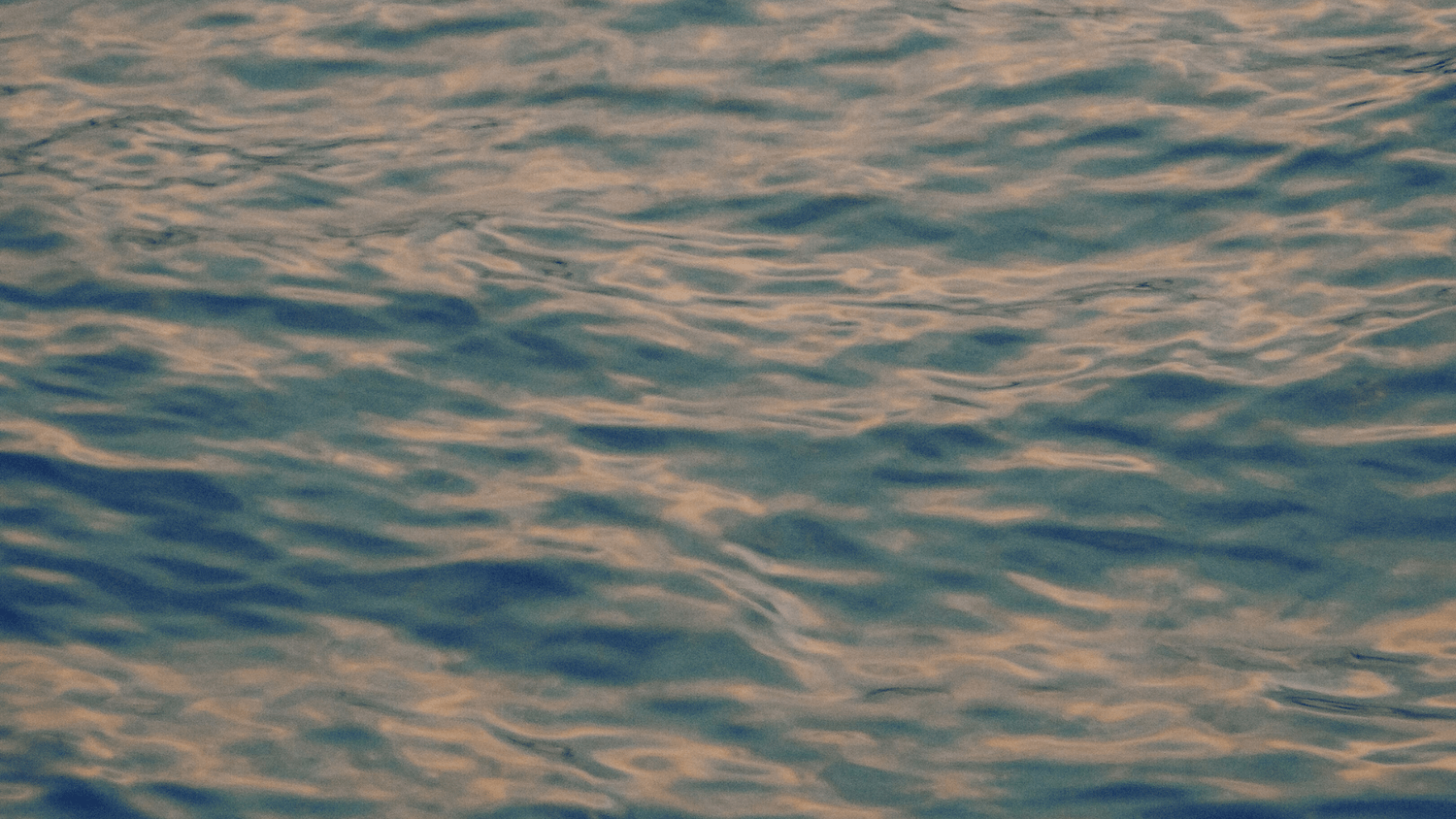 Soothing abstract background with calming wave patterns, symbolising subconscious alignment and emotional clarity