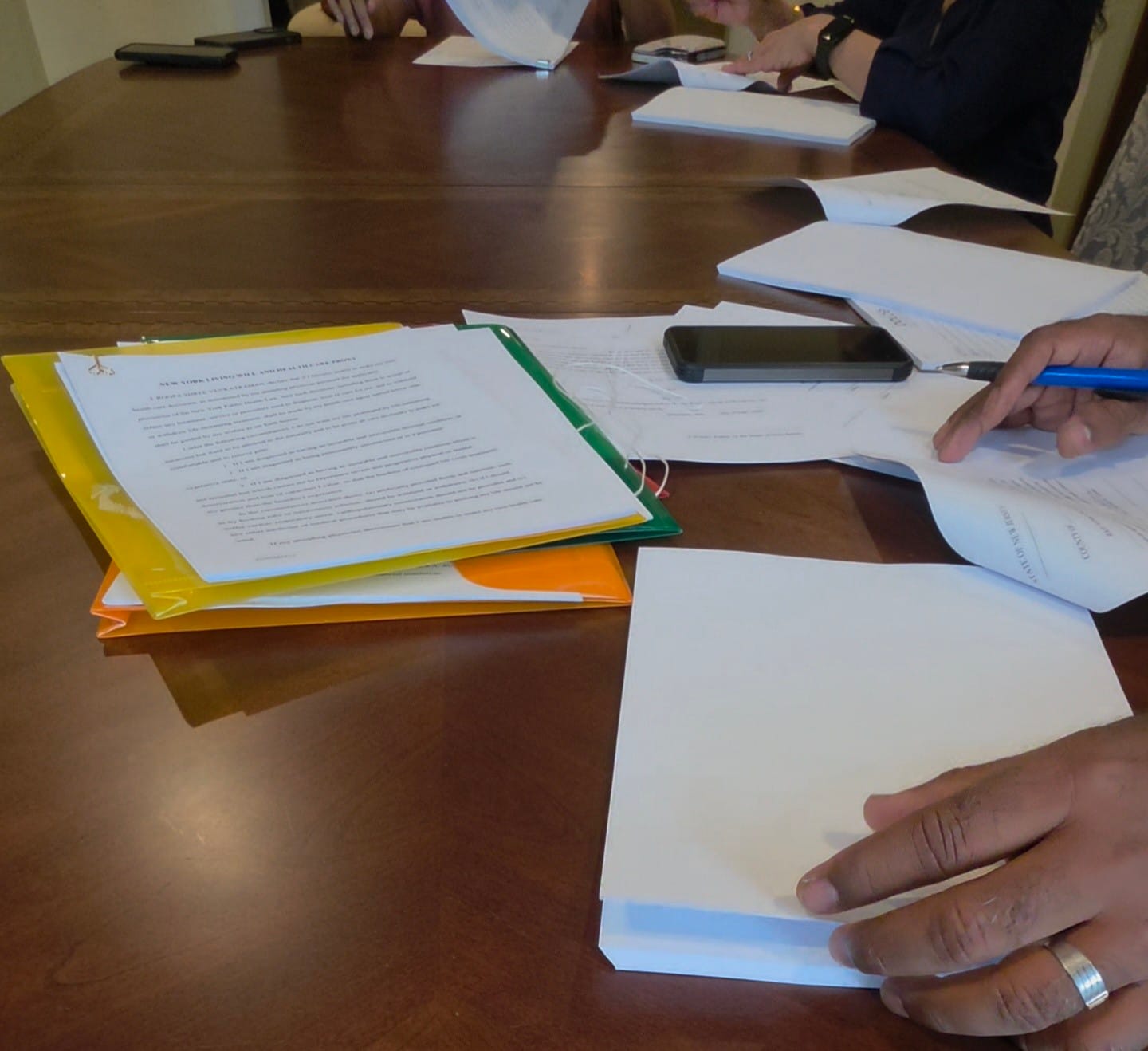 Mobile estate planning notary in Cranbury NJ completing wills, trusts and power of attorney documents