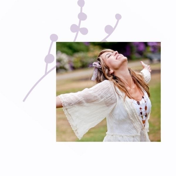 Mujer sintiendo alivio y apertura al decidir cuidarse y comenzar el Reto Calma en 5