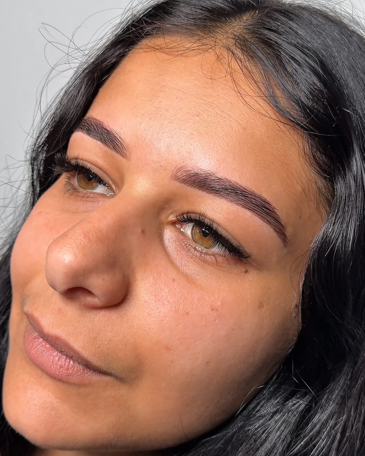 brow shaping ans tinting