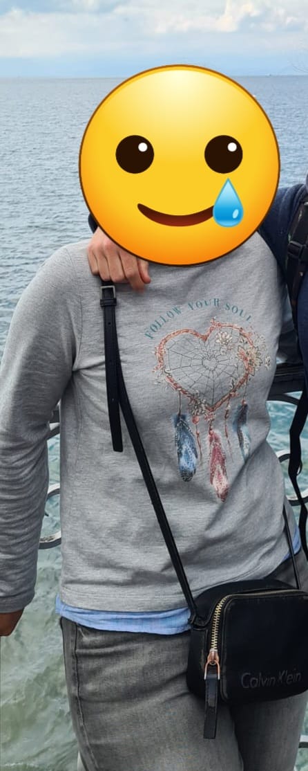 Femme en surpoids à la mer