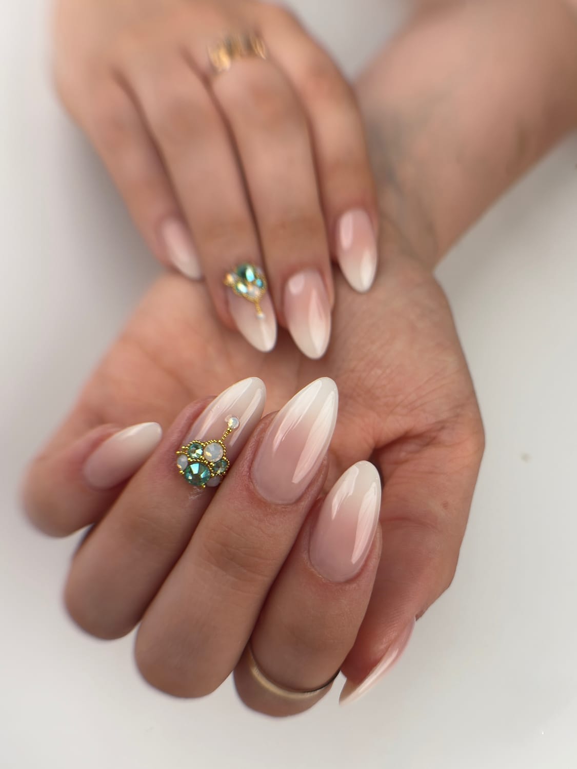 Babyboomer gel sur ongles à Albi – nail art raffiné par Lenailsberthou