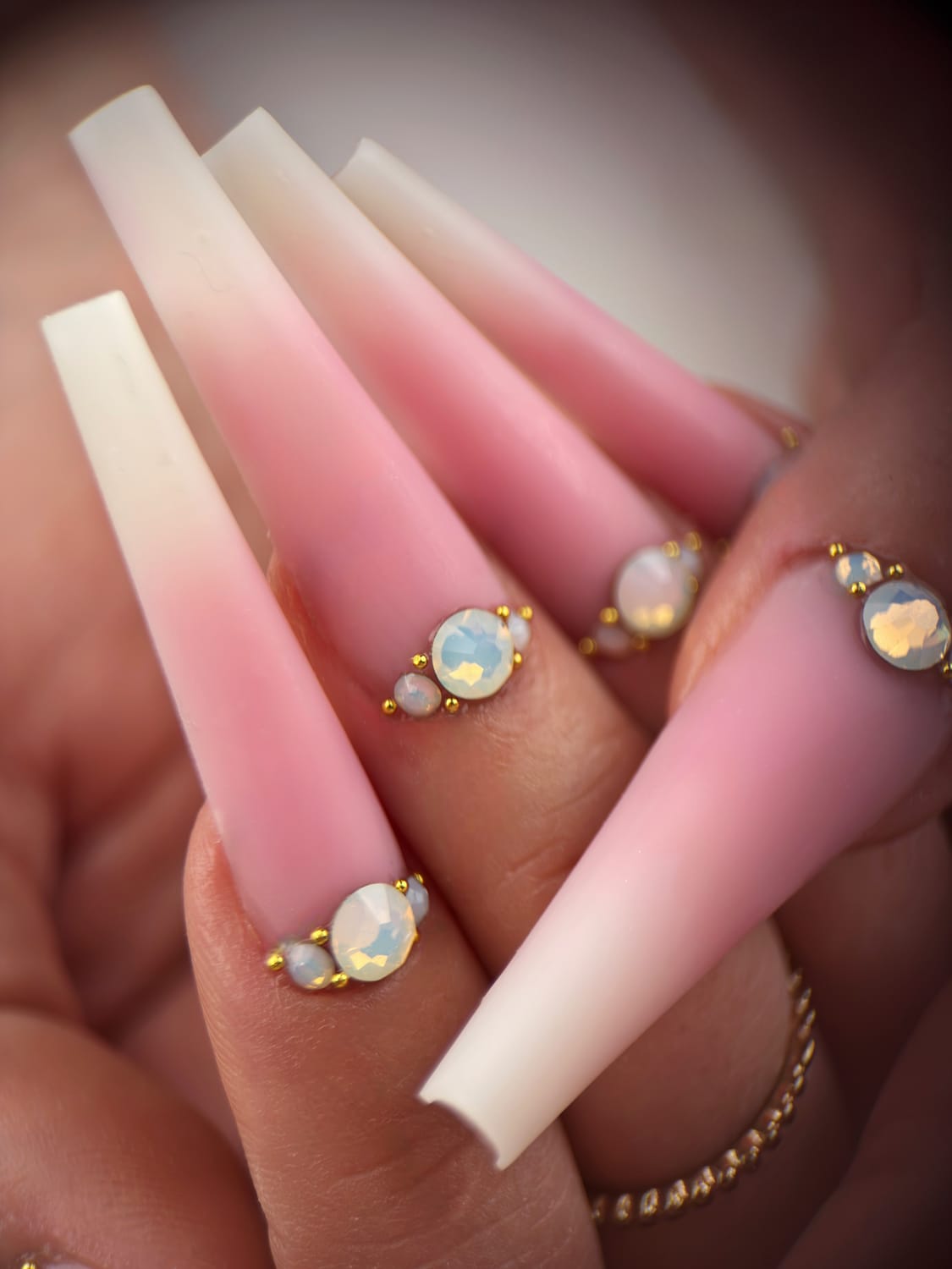 formation professionnelle onglerie Albi – maîtrise forme coffin babyboomer avec strass