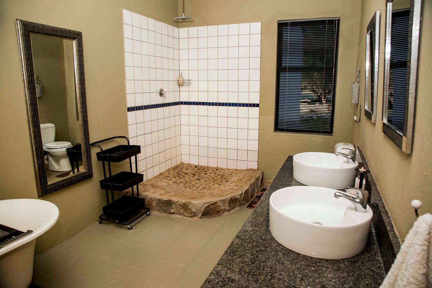 ESA Hunting Safaris — lodge photograph 7