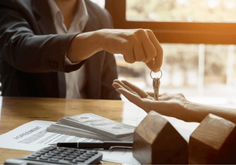 What Smart, Savvy Sellers Know About Hiring the Right Realtor article image
