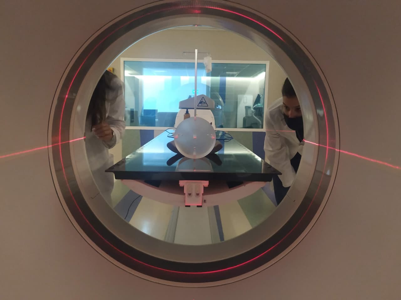 mediciones de control de calidad en equipo de radiología