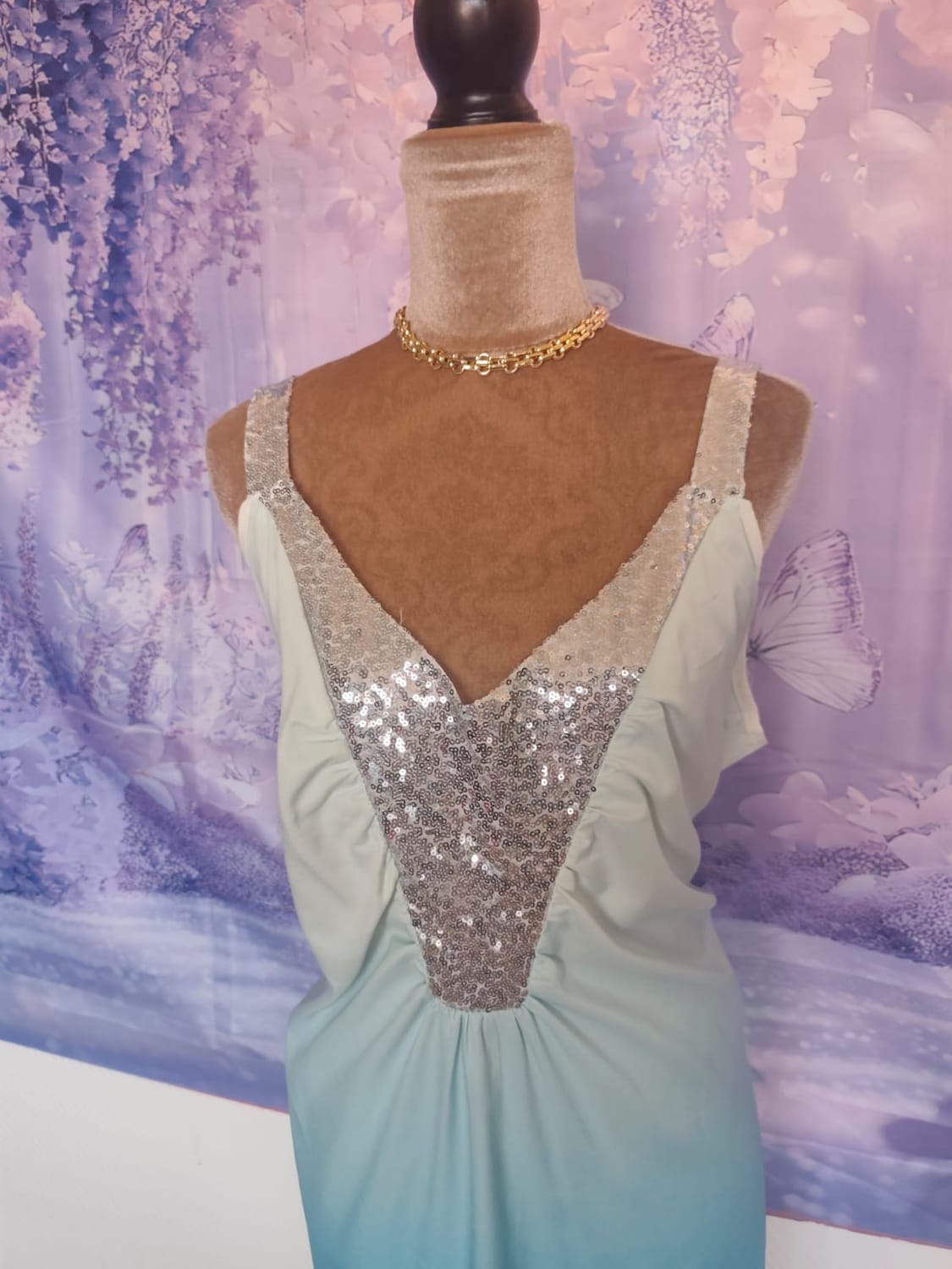 Robe REF28)
