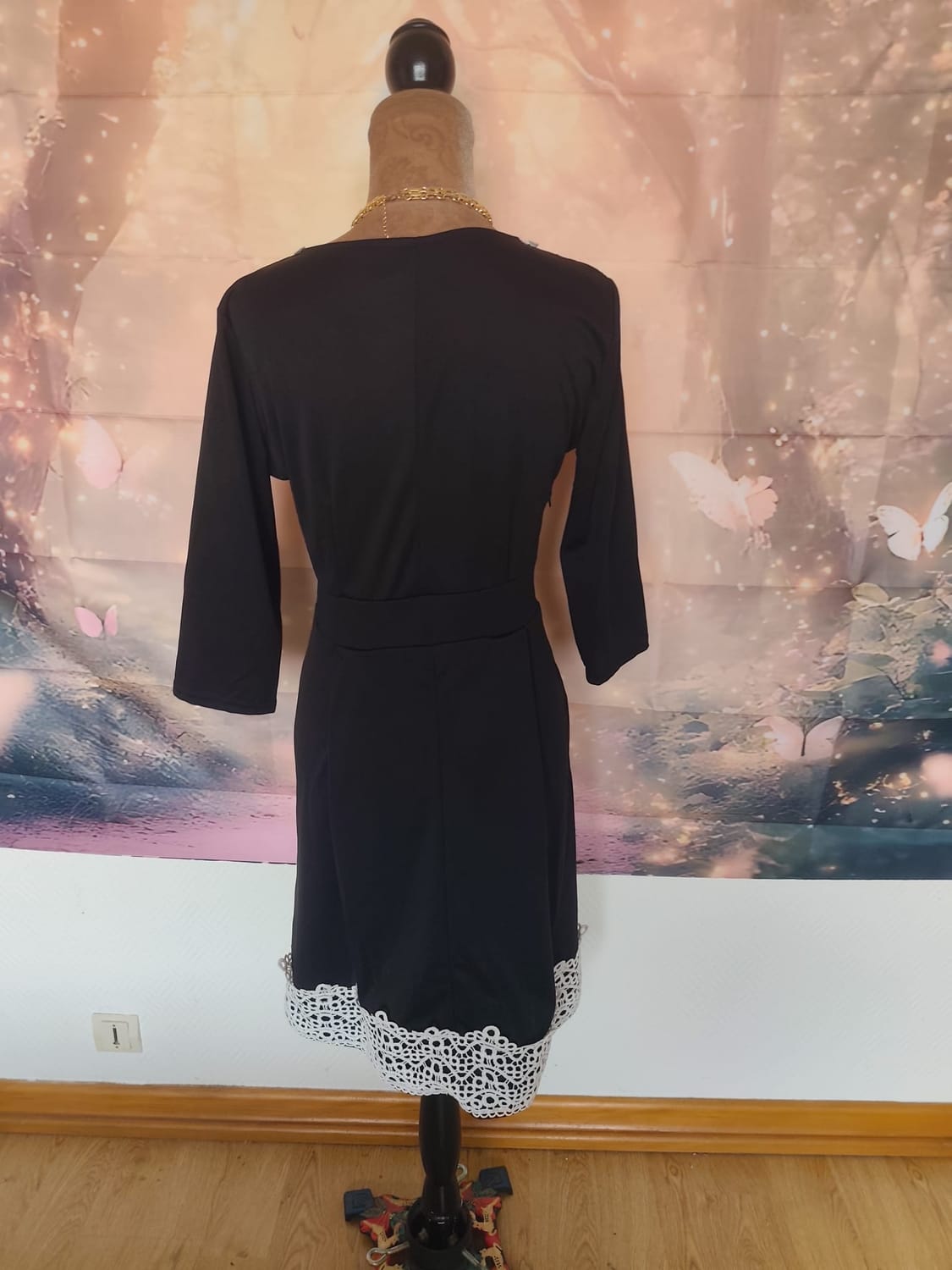 Robe REF32)