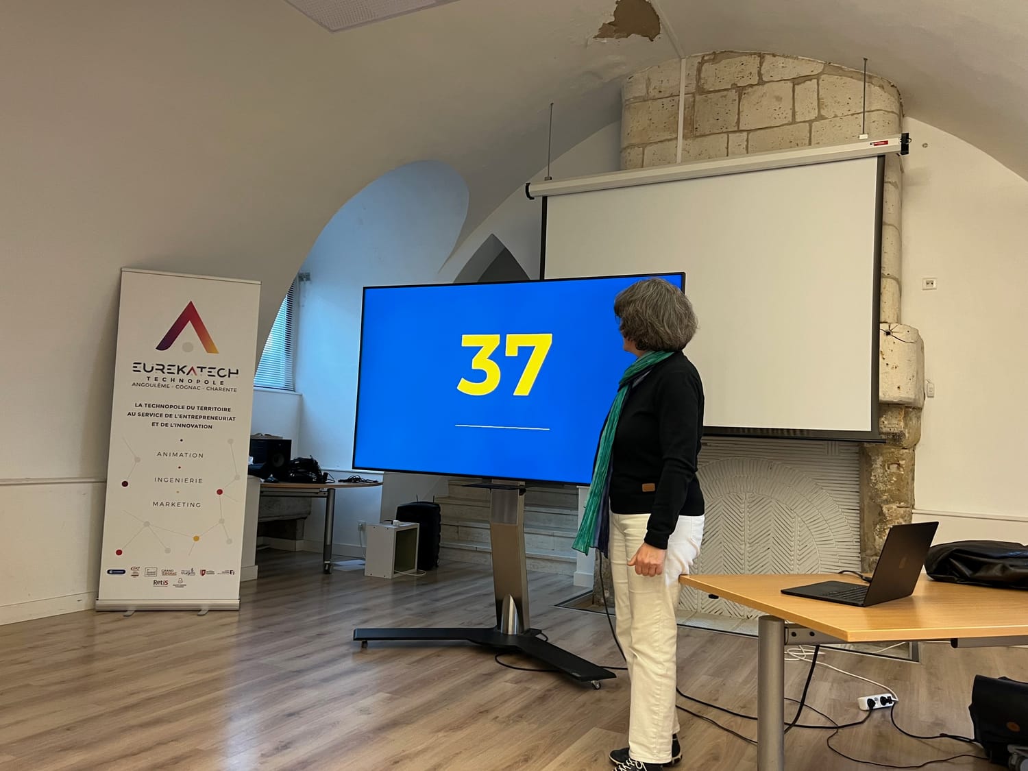 Stéphanie Chapelle pendant la séquence consacrée au coup&nbsp;37.