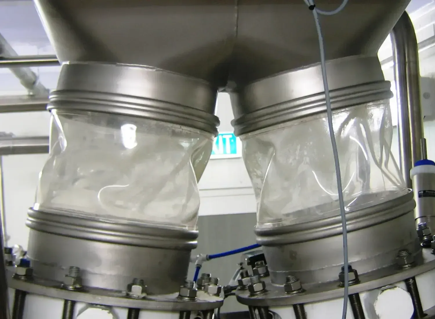 Manga grado alimenticio en PU transparente con conexión sanitaria Tri-Clamp