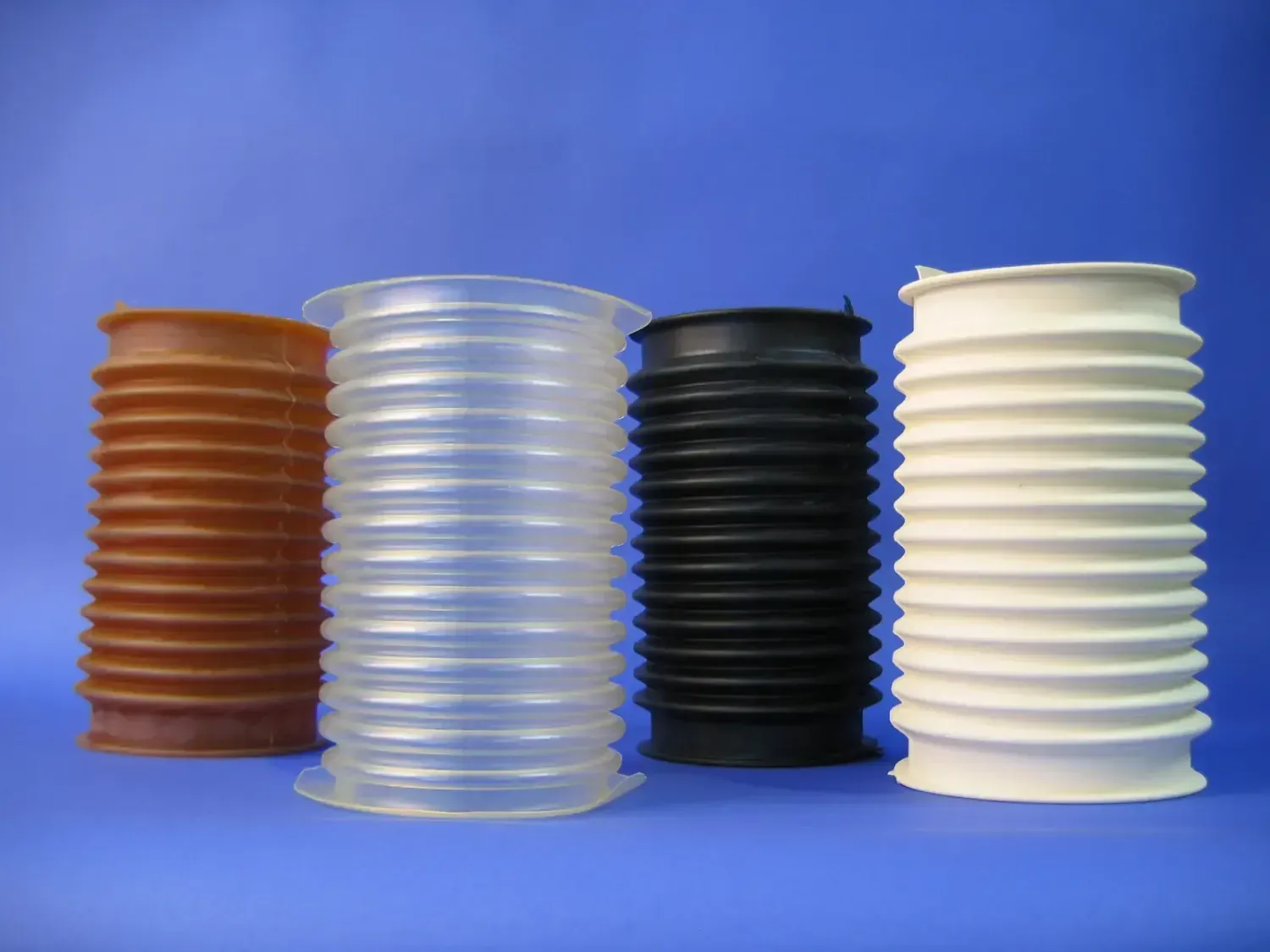 Detalle de ensamble sanitario Tri-Clamp en manga de silicona grado alimenticio