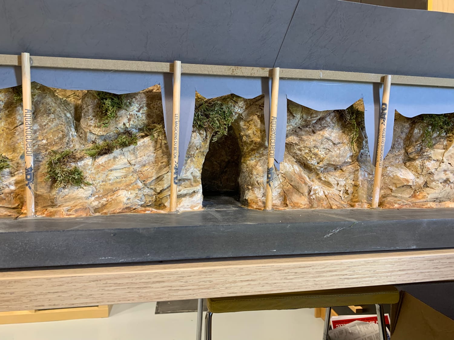 Maquette du décor rocheux réalisée avant la construction du projet des Grands Buffets de Narbonne.