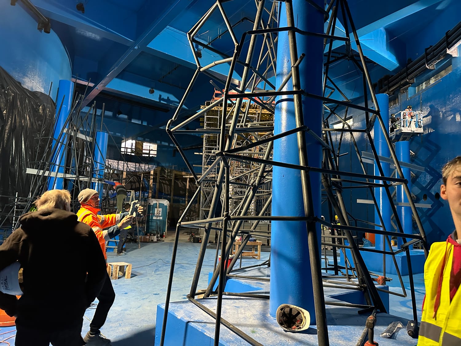 Fabrication d’une structure PVC pour un faux rocher destiné au Berlin Aquarium.