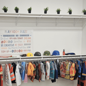 Pretend play and dress-up area for kids at Kitten’s Korner The Parent’s Place in Mesa AZ