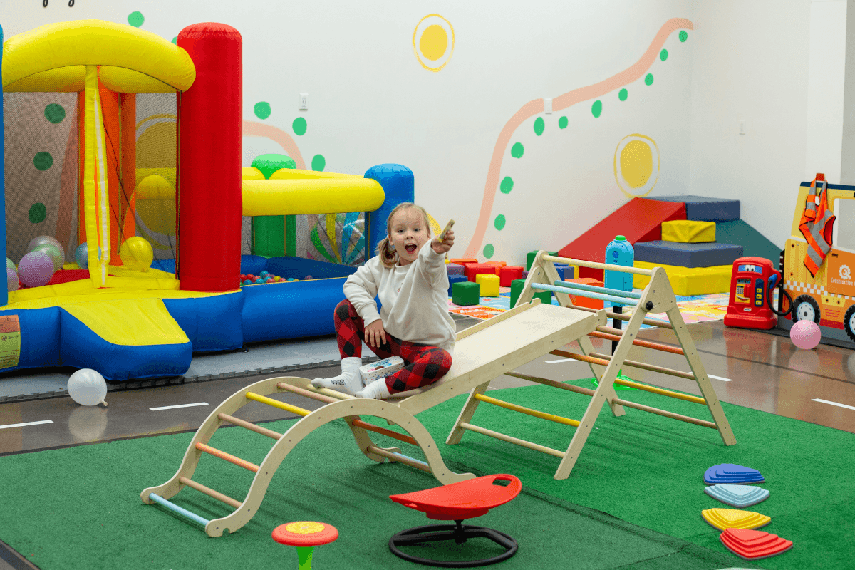 Children playing inside Kitten's Korner indoor play space