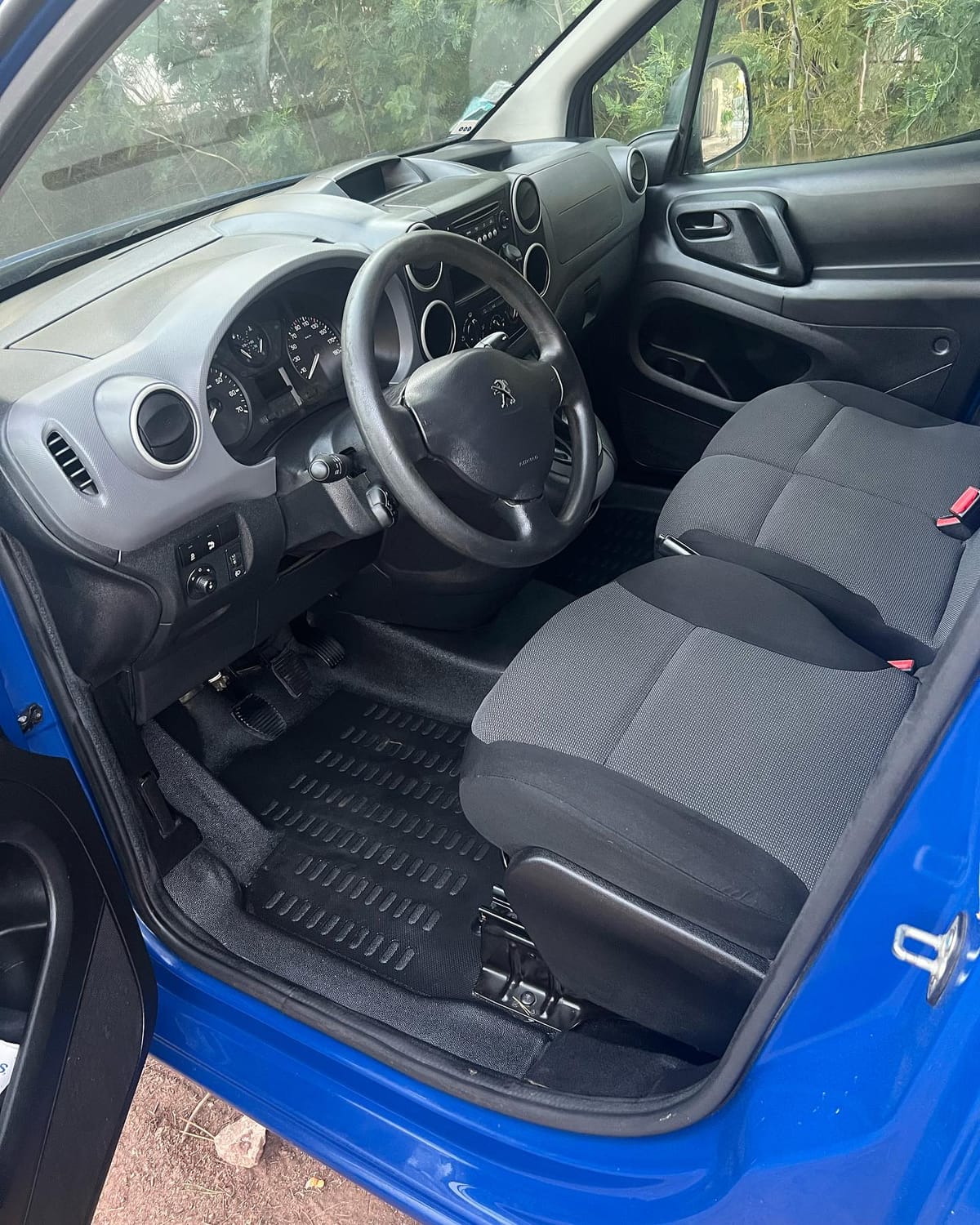 Avant nettoyage voiture 1