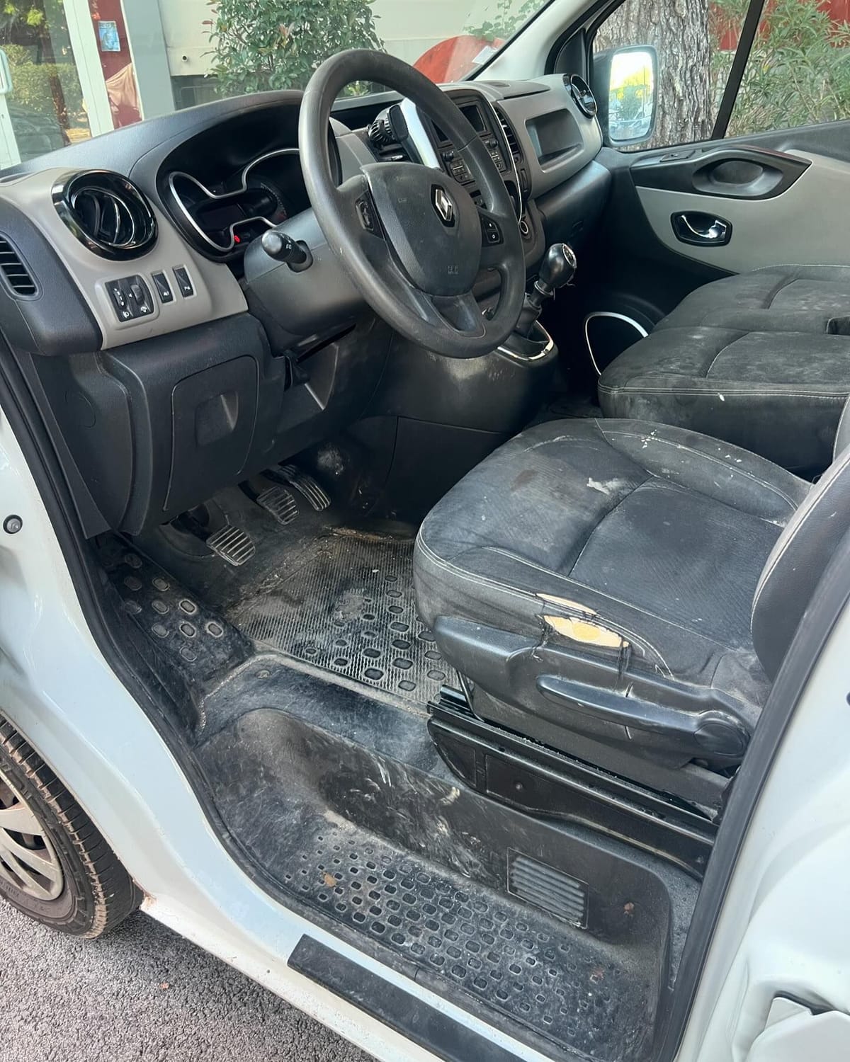 Avant nettoyage voiture 4