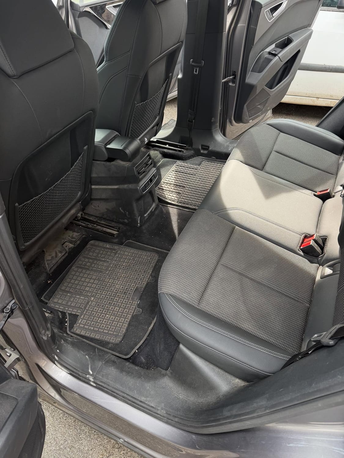 Avant nettoyage voiture 7