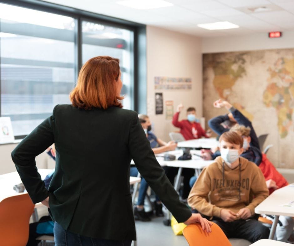 Juline enseigne la Classe Autonome