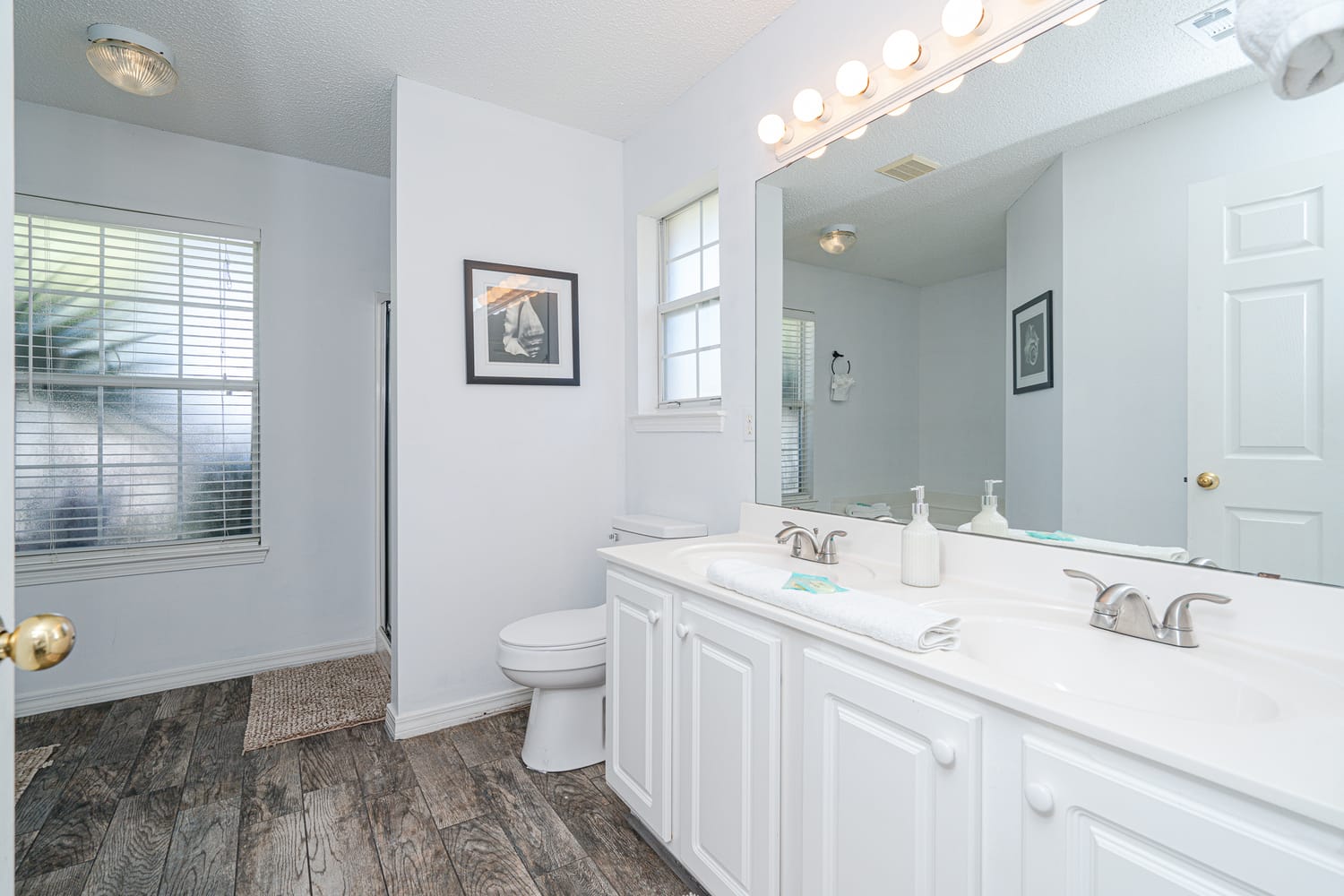 Destin vacation rental bathroom 1