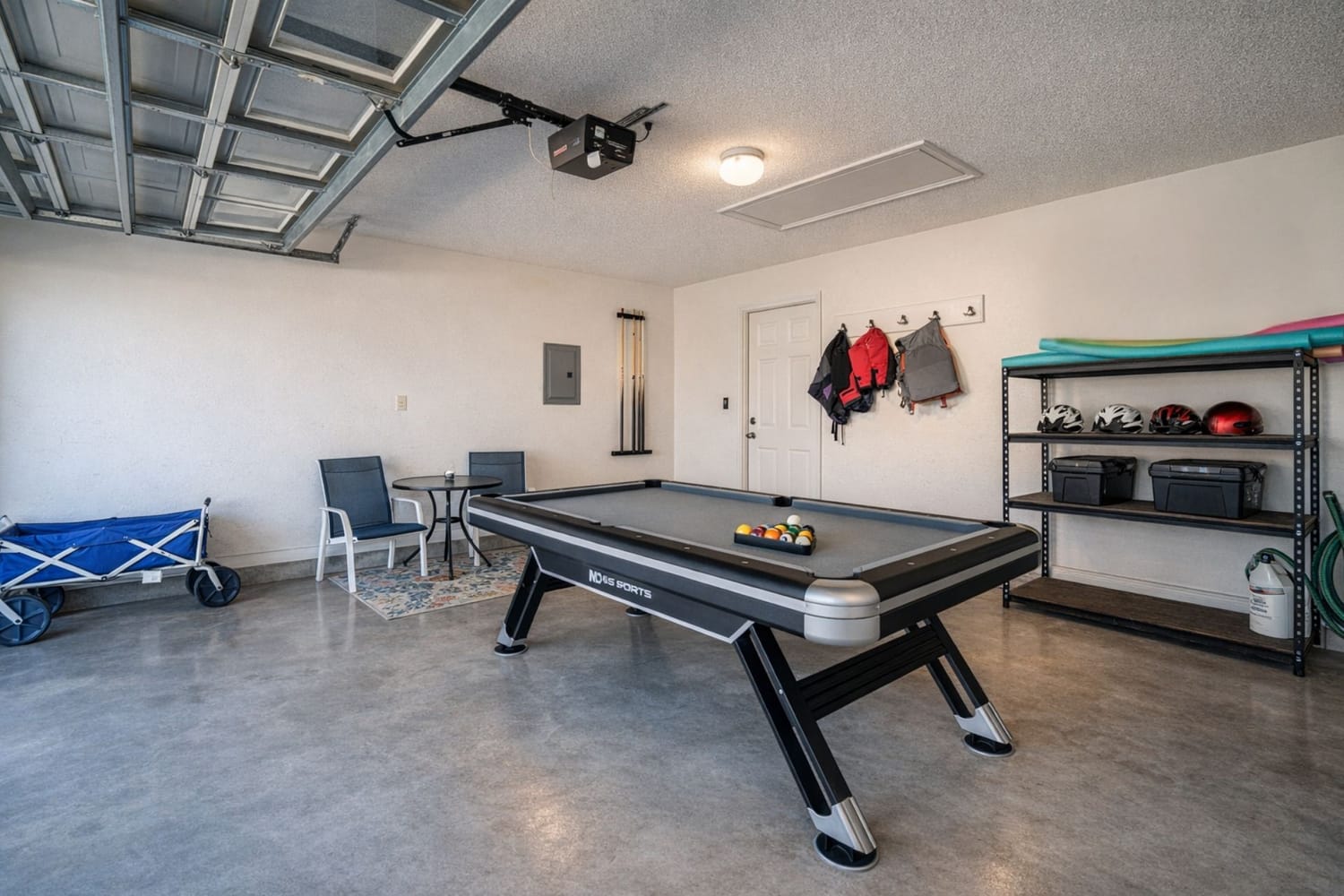 Destin vacation rental garage game room