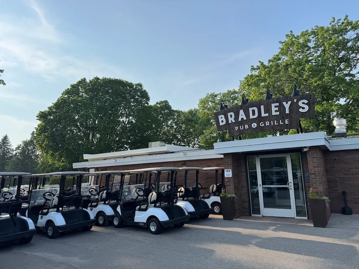 Bass Lake Vacation Home Rental nearby Bradleys Pub and Grill