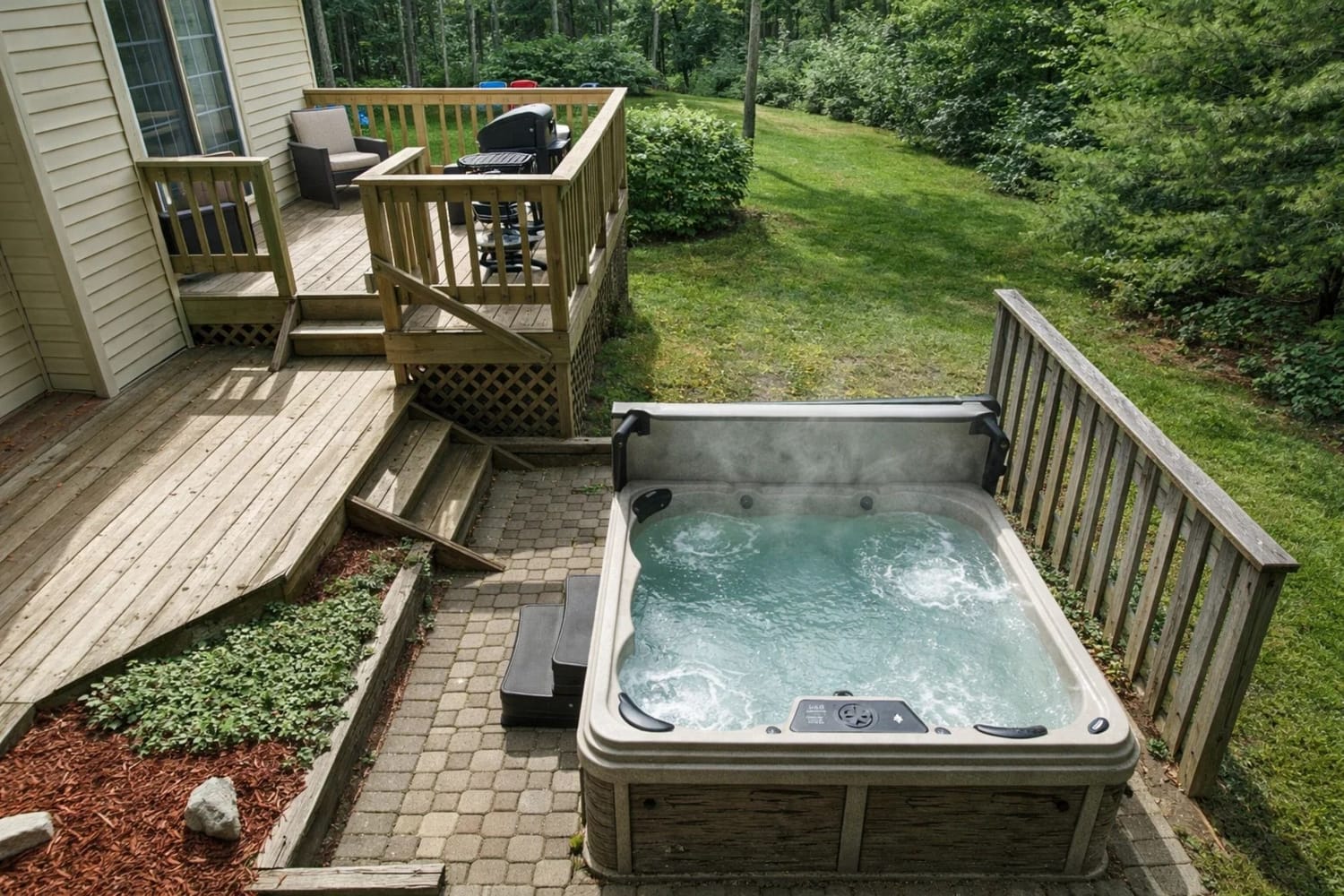 Bass Lake Vacation Home Rental Outdoor Hot Tub