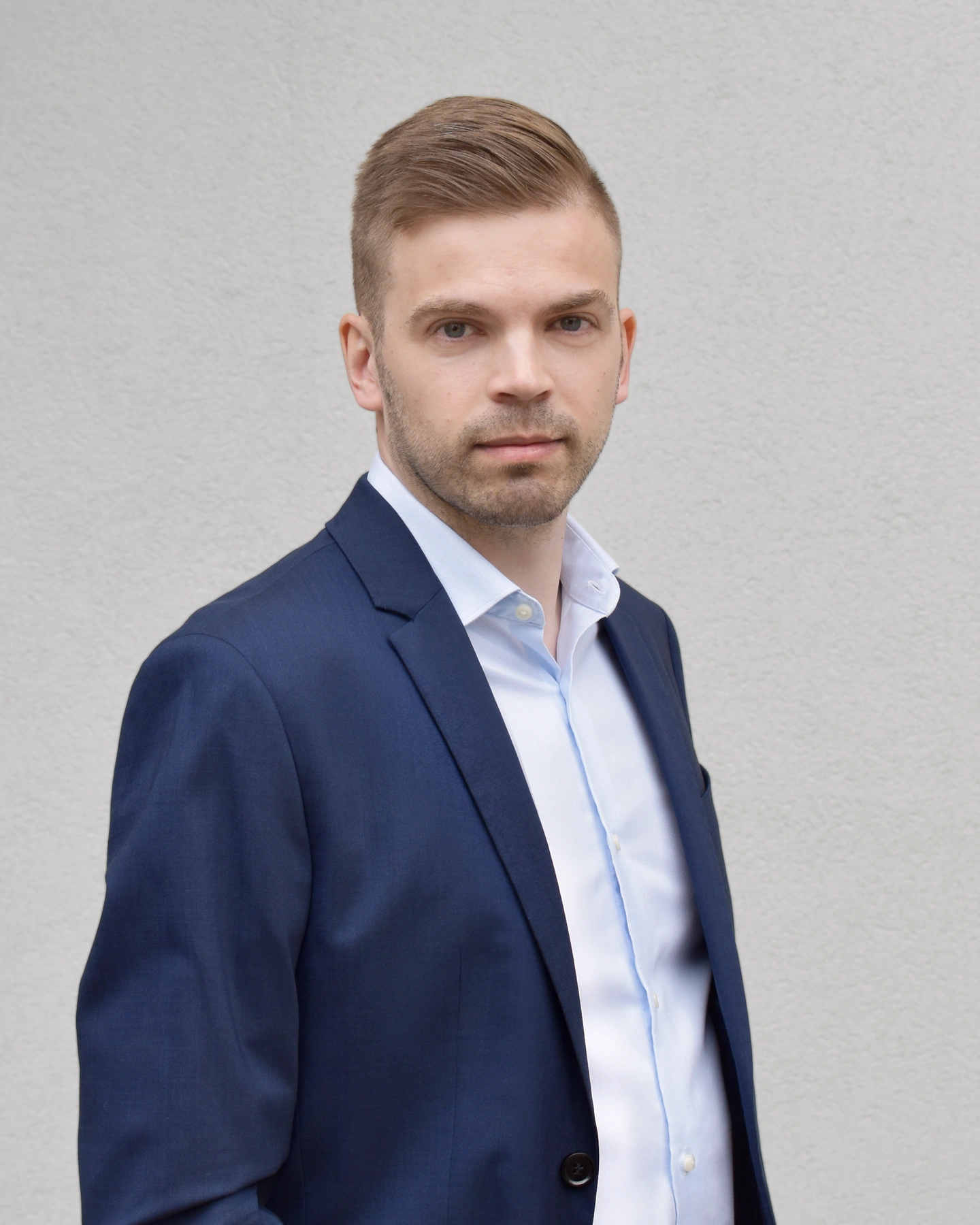 Gianluca Perin Architetto e Interior Designer specializzato in residenze e spazi esclusivi.