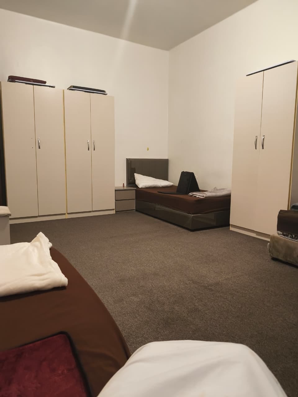 Hébergement proche du Masjid an-Nabawi à Médine — colocation entre frères