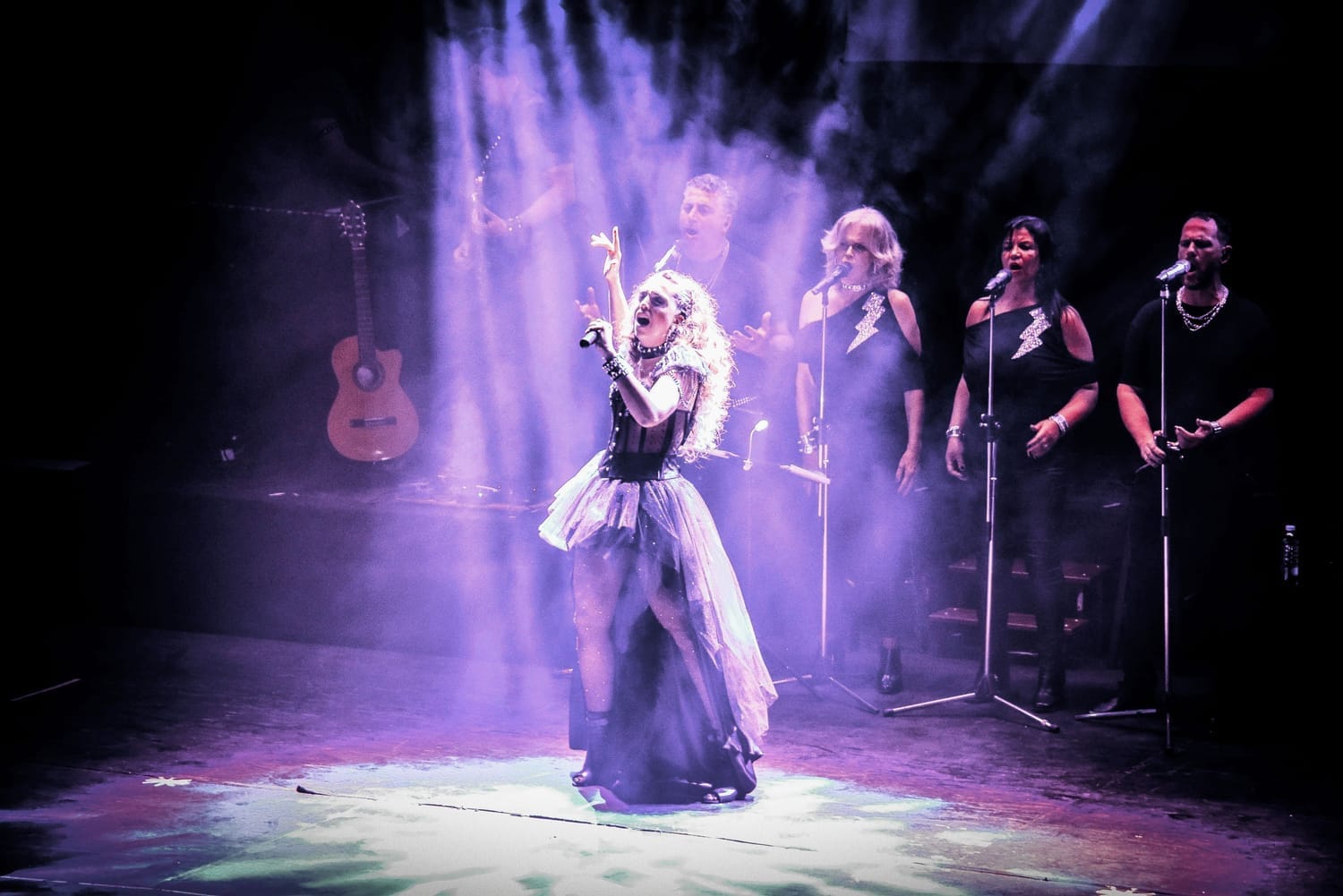 Escena con luces de escenario
