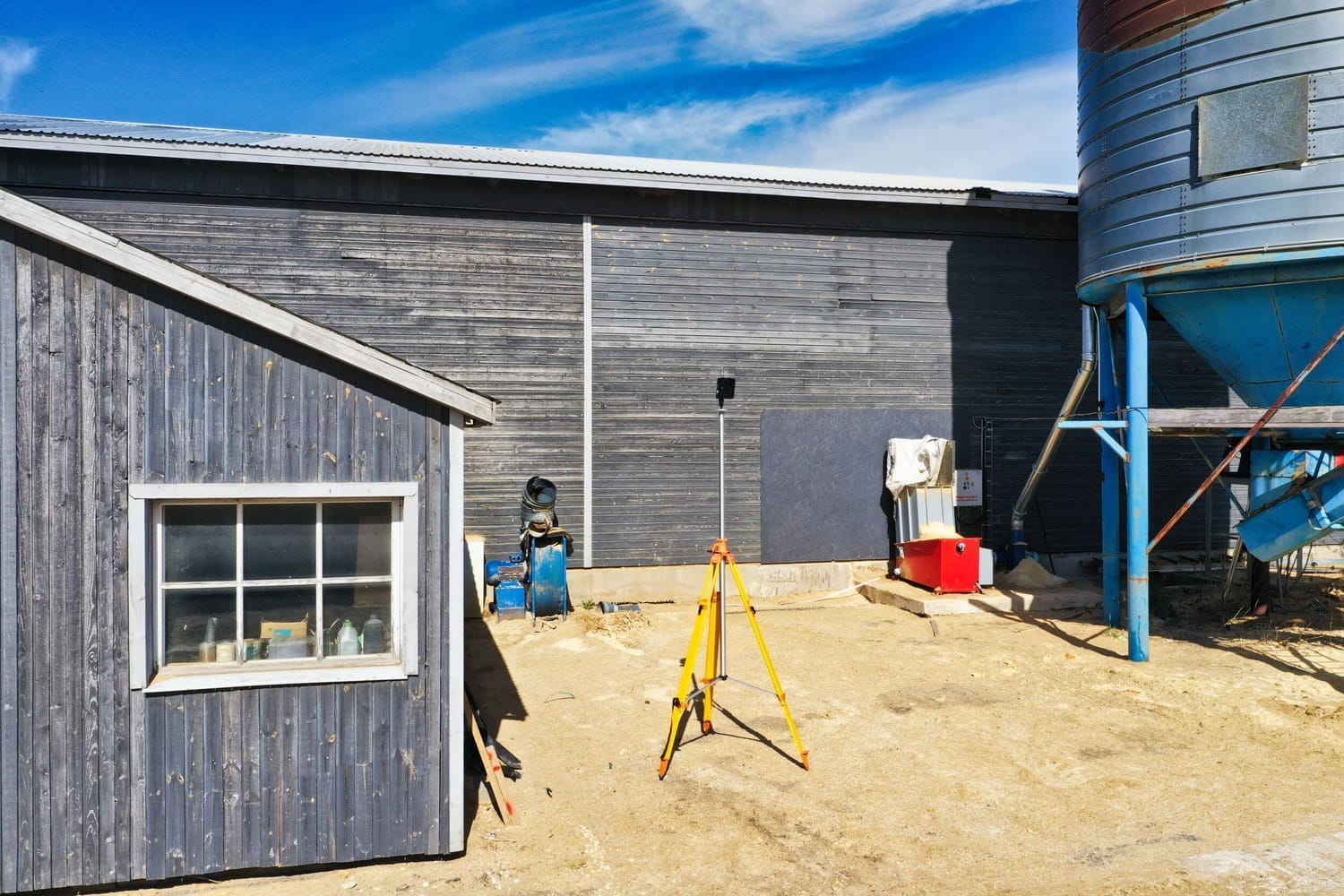 Kui tegu on väga suure või kõrge hoonega, võib ka statiivist väheks jääda – eriti siis, kui katuseharjad jäävad skännerile nähtamatuks. 