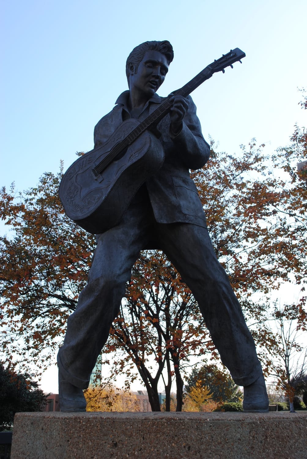 Statue of Elvis Presley