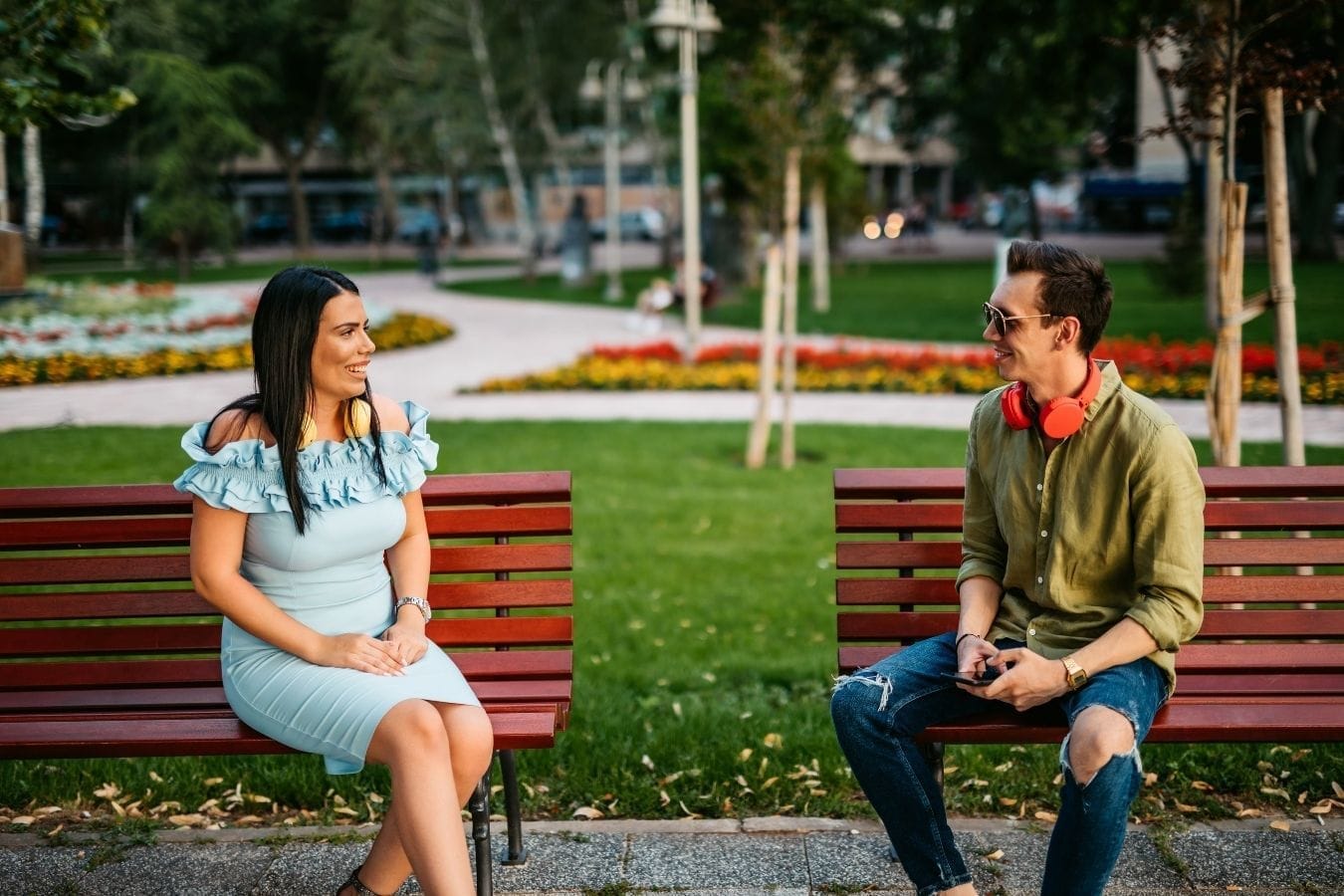early signs of unhealthy behavior in dating