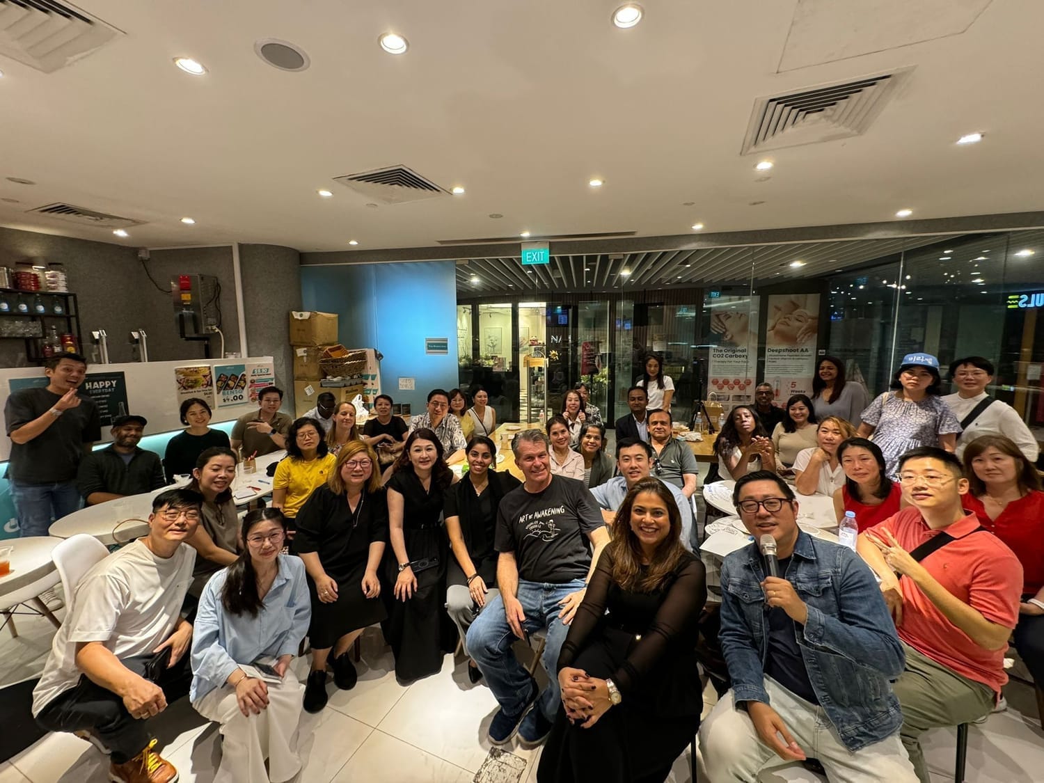 Kickoff night in a café