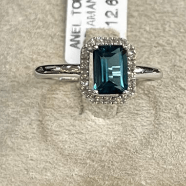 Anel Topázio London