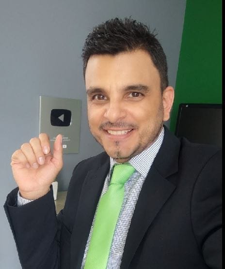 Dr. Leonardo Carmona