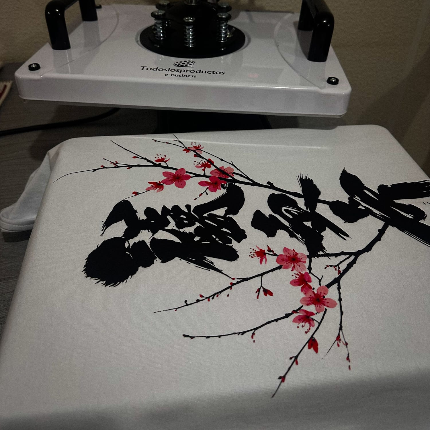 Ejemplo de playera personalizada para cliente de CrissoMarket