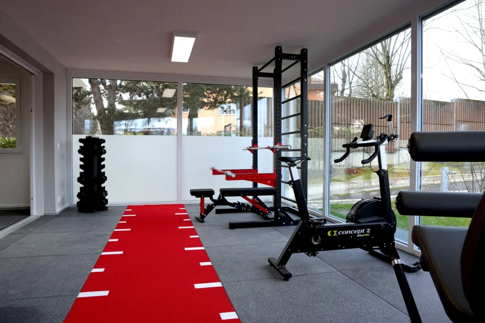 Le plateau de SwissCab Physio, piste rouge et rack