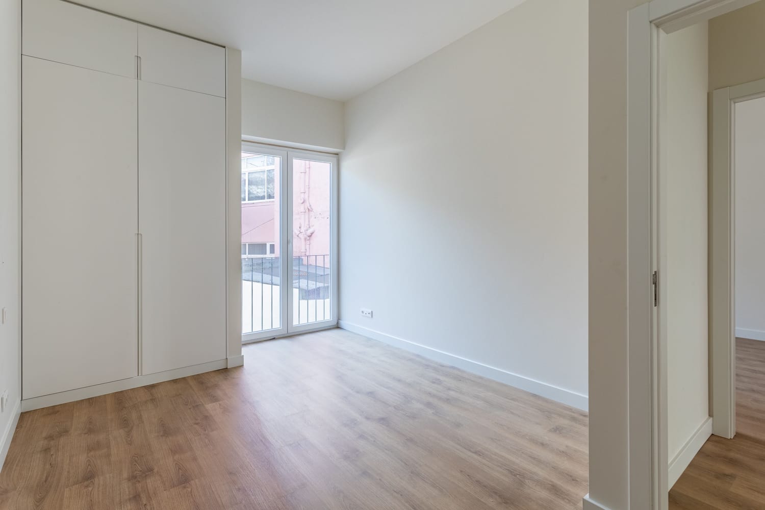 Quarto de apartamento T2 novo no Águas Livres Flats em Lisboa