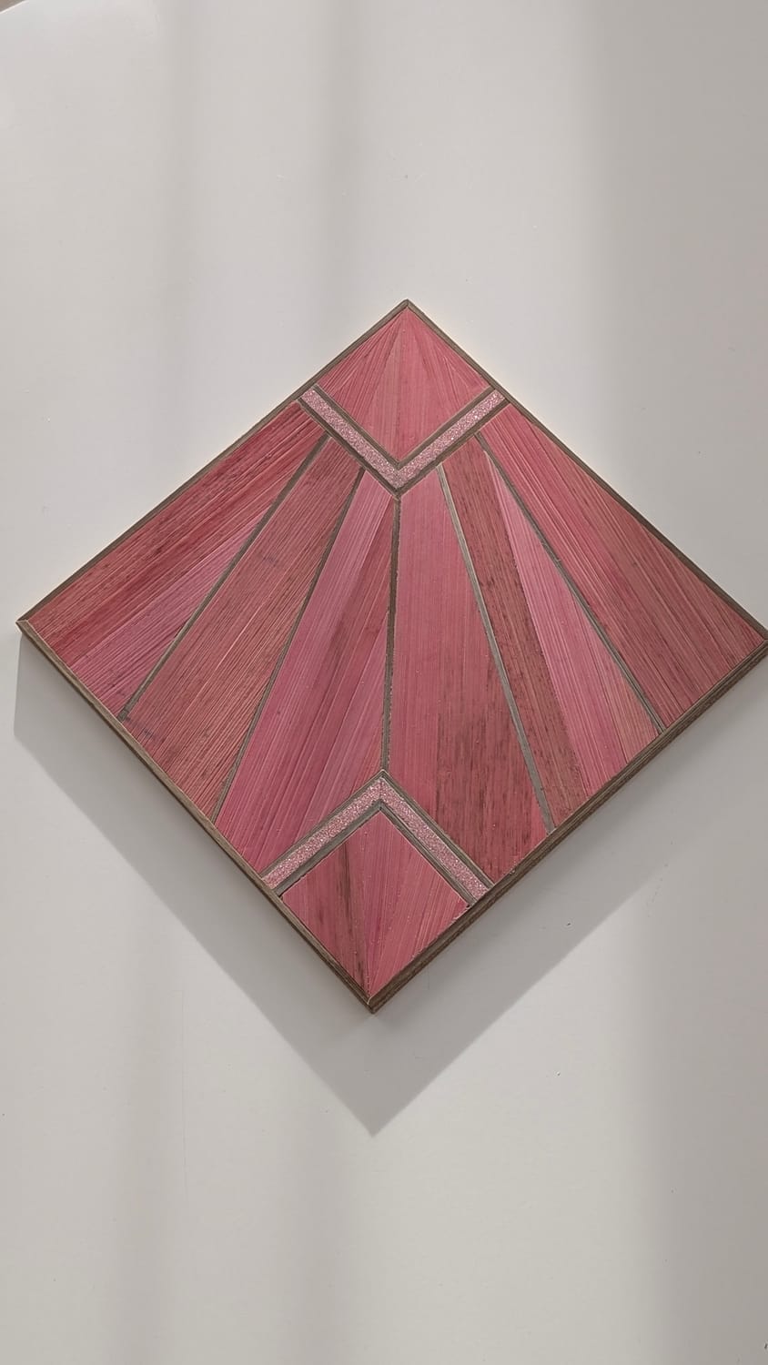 tableau mural motif art déco en marqueterie de paille