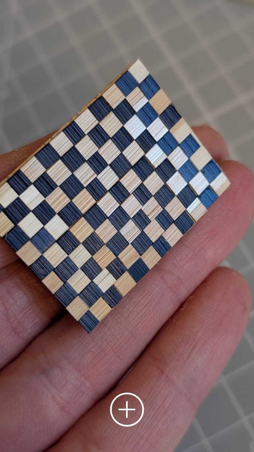 motif damier marqueterie de paille