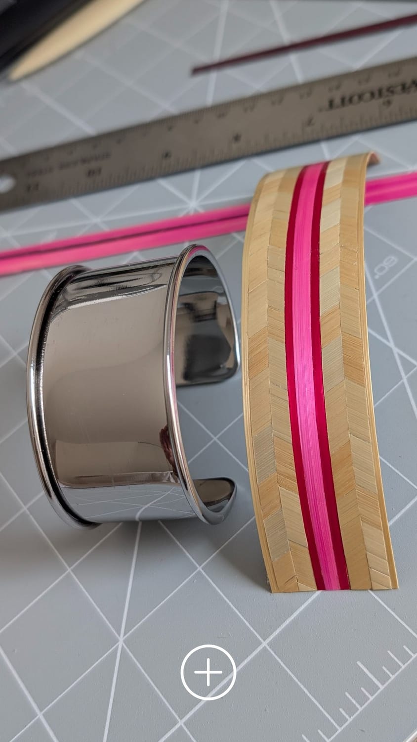 motif bracelet marqueterie de paille