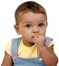 Babygebärde für Essen aus der deutschen Gebärdensprache