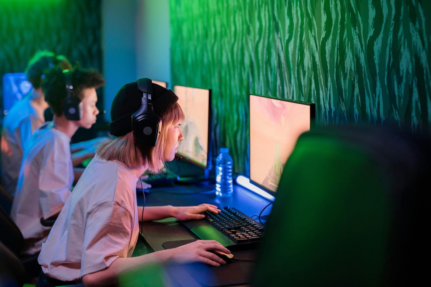 gamers playing games together after AFKmeet meeting